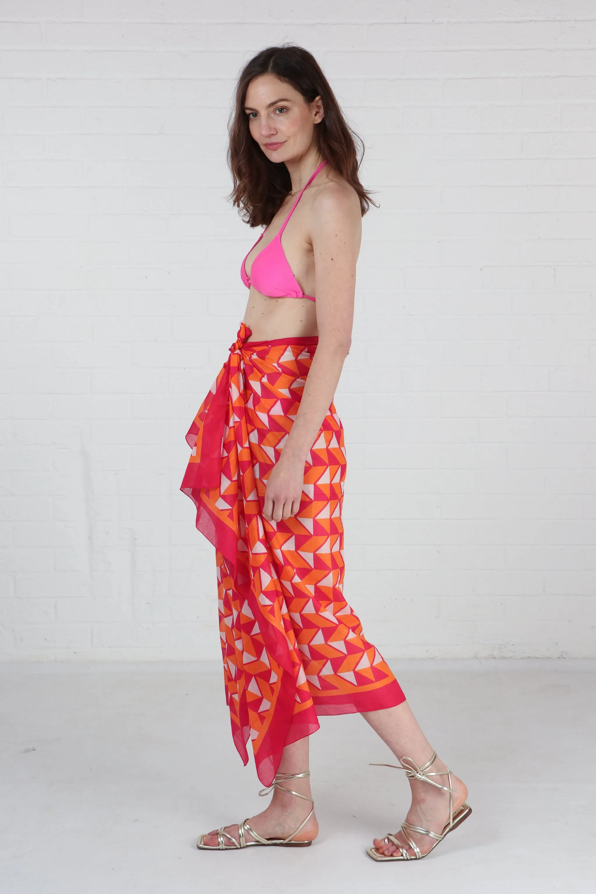 Geometric Print Bordered Cotton Scarf in Fuchsia