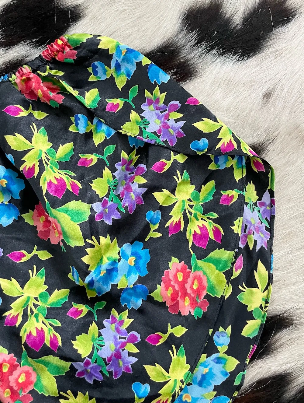 Vintage High-Cut and High-Waisted Silky Floral Print Jogger Shorts